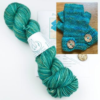 Buttons Up! crochet handwarmer kit